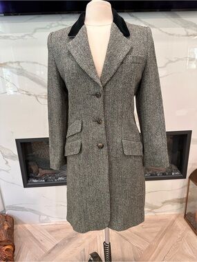 Wathne Grey Herringbone Coat with Black Velvet Collar